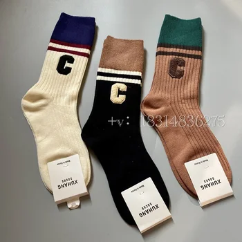 Vyšité Písmeno C Módne Logo Dizajn Prekladané Stredné Trubice Ponožky pre Mužov a Ženy College Štýle Retro Bežné Teplé Ponožky